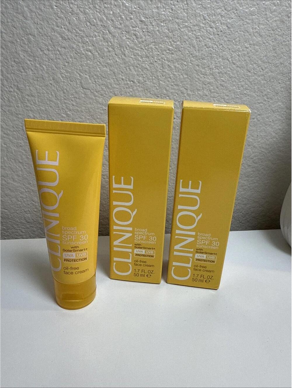2x New Clinique Broad Spectrum SPF 30 Oil Free Face Cream 1.7oz